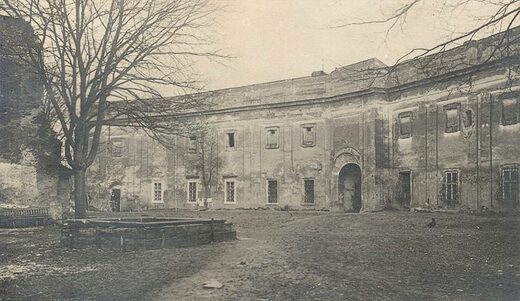 Východní křídlo zámku, po roce 1925
